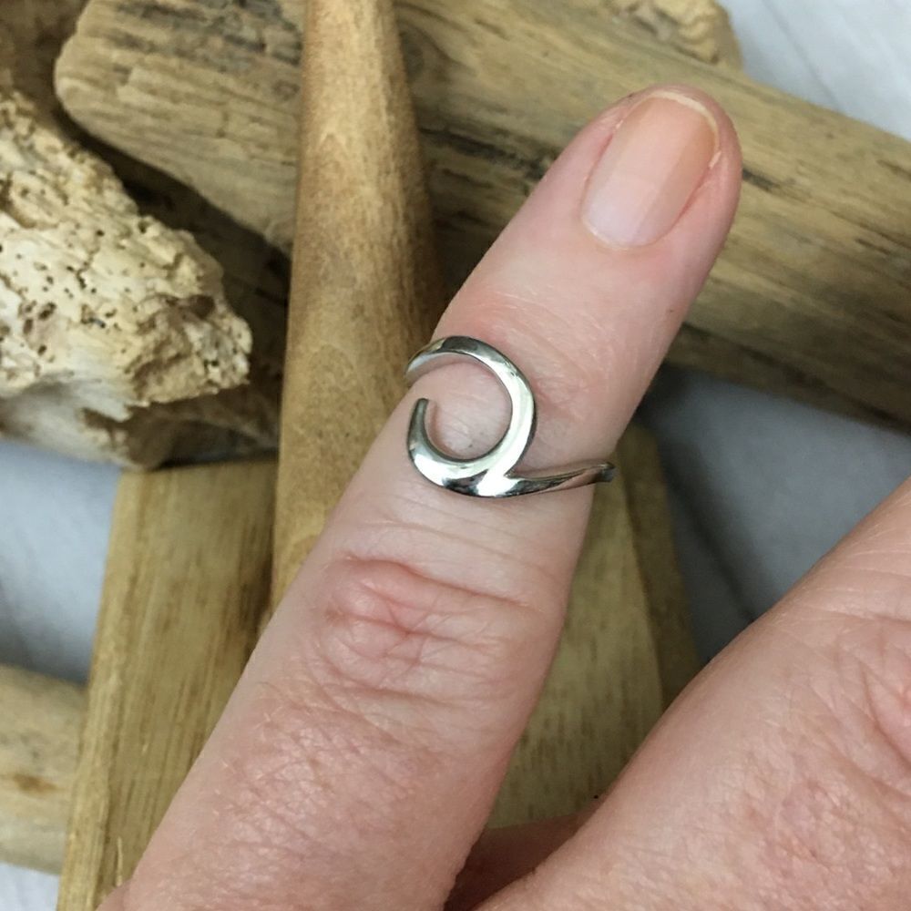 Sterling Silver Wave Toe Ring - Picture 3 of 3